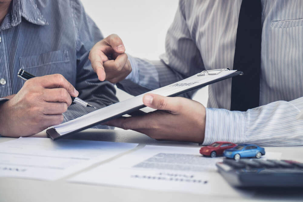 ubezpieczenie samochodu na miesiąc – kiedy się przyda?