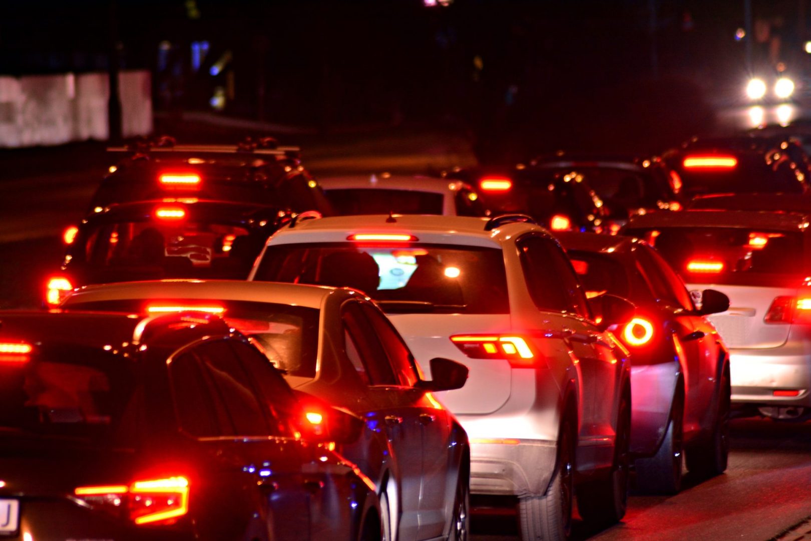 Korek samochodowy w nocy