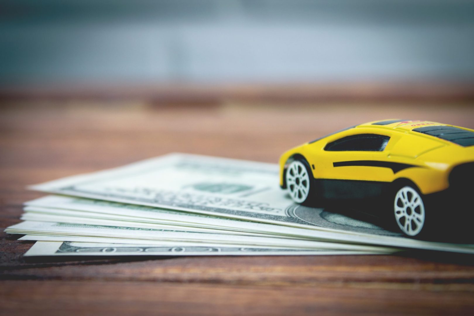 Pieniądze i auto koncepcyjne